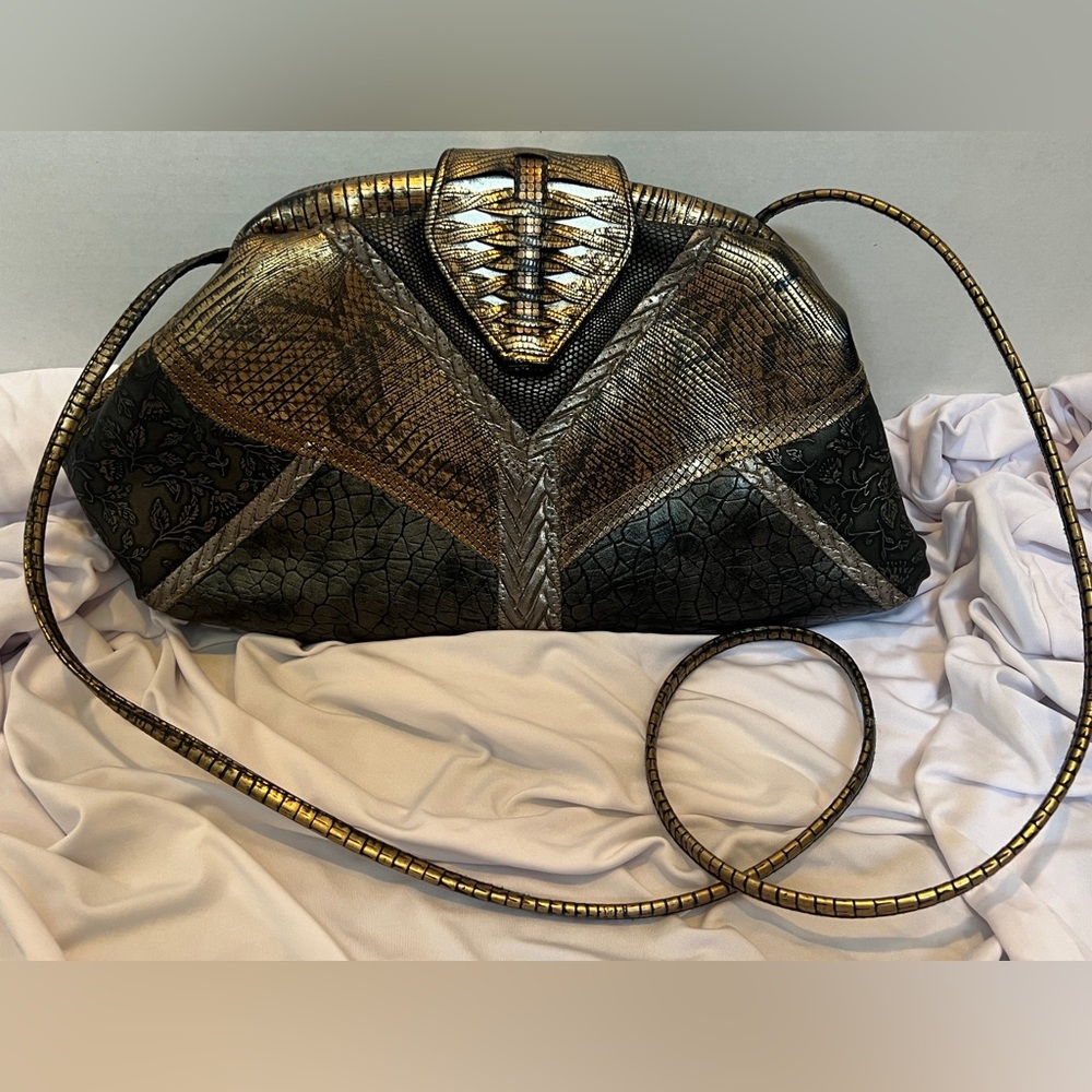 Vintage Metallic Faux Snakeskin Clutch/Shoulder purse LIKE NEW - Picture 4 of 13